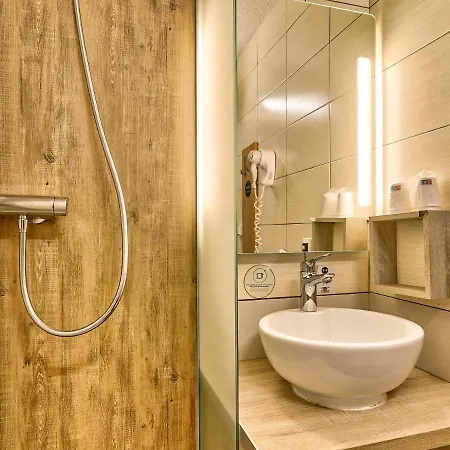 B&B Hotel Clermont-Ferrand Sud Aubiere 2*