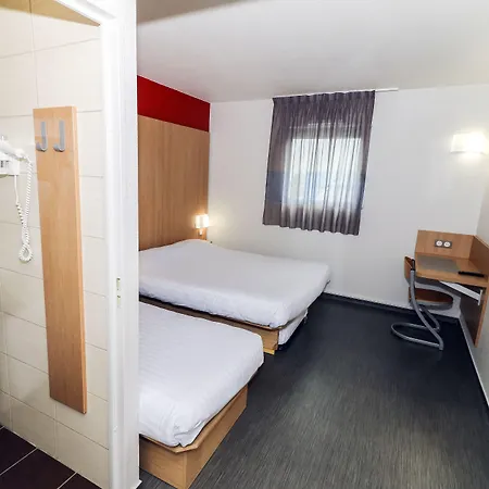 Otel Clermont-ferrand Sud 2*