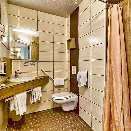 Clermont-ferrand Sud Otel 2*