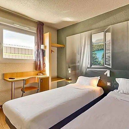 Clermont-ferrand Sud Otel 2*